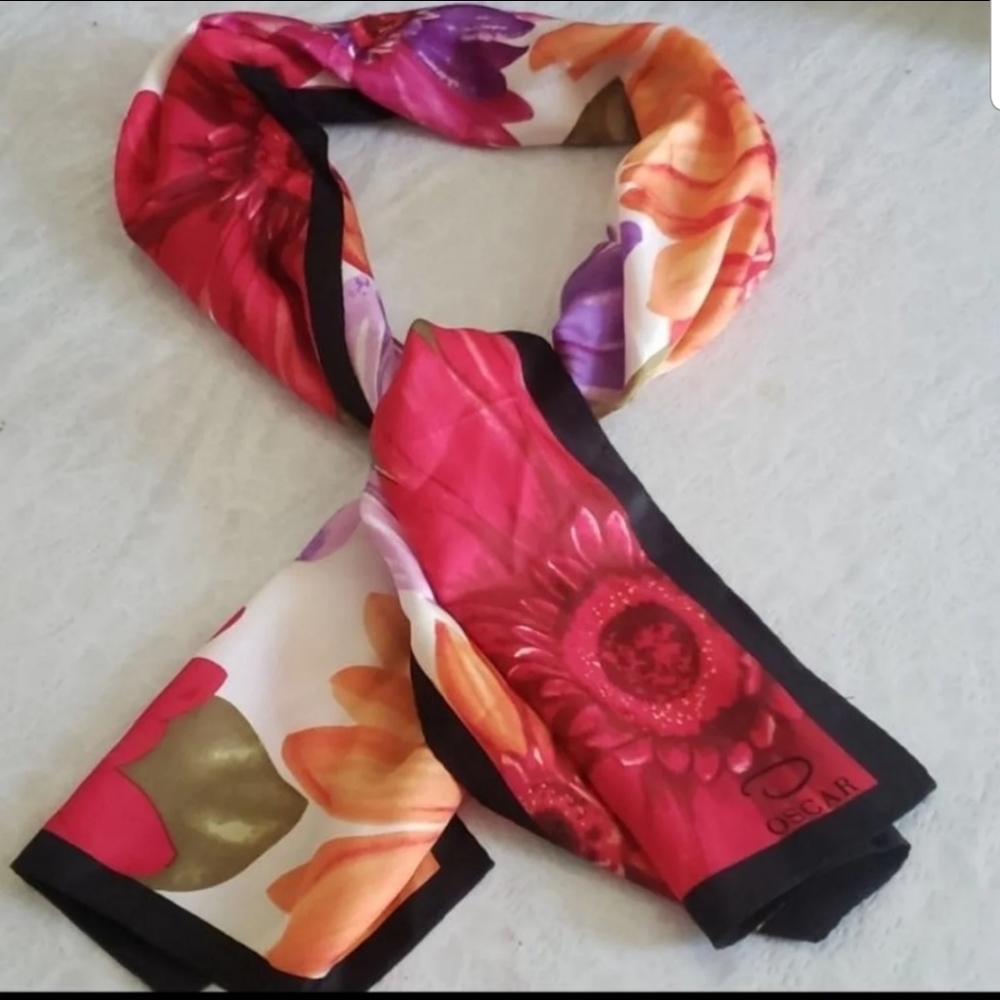 OSCAR DE LA RENTA SILK  VINTAGE FLORAL SCARF